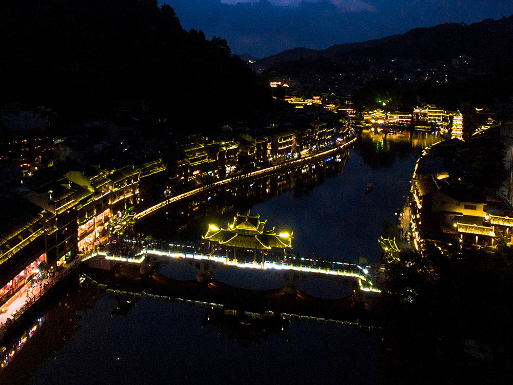 9.鳳凰風(fēng)、雪、雨、霧橋 配圖3.jpg